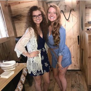 Meet your Posher, Chloe